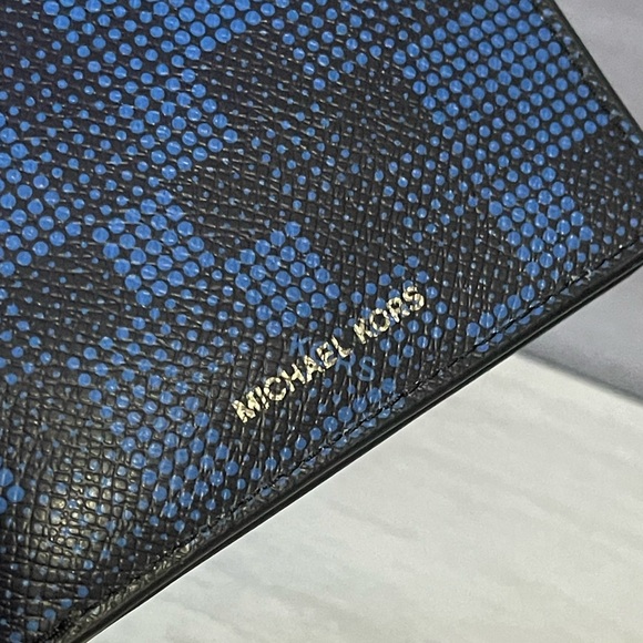 NEW Michael Kors Navy Cooper Wallet - Picture 2 of 8
